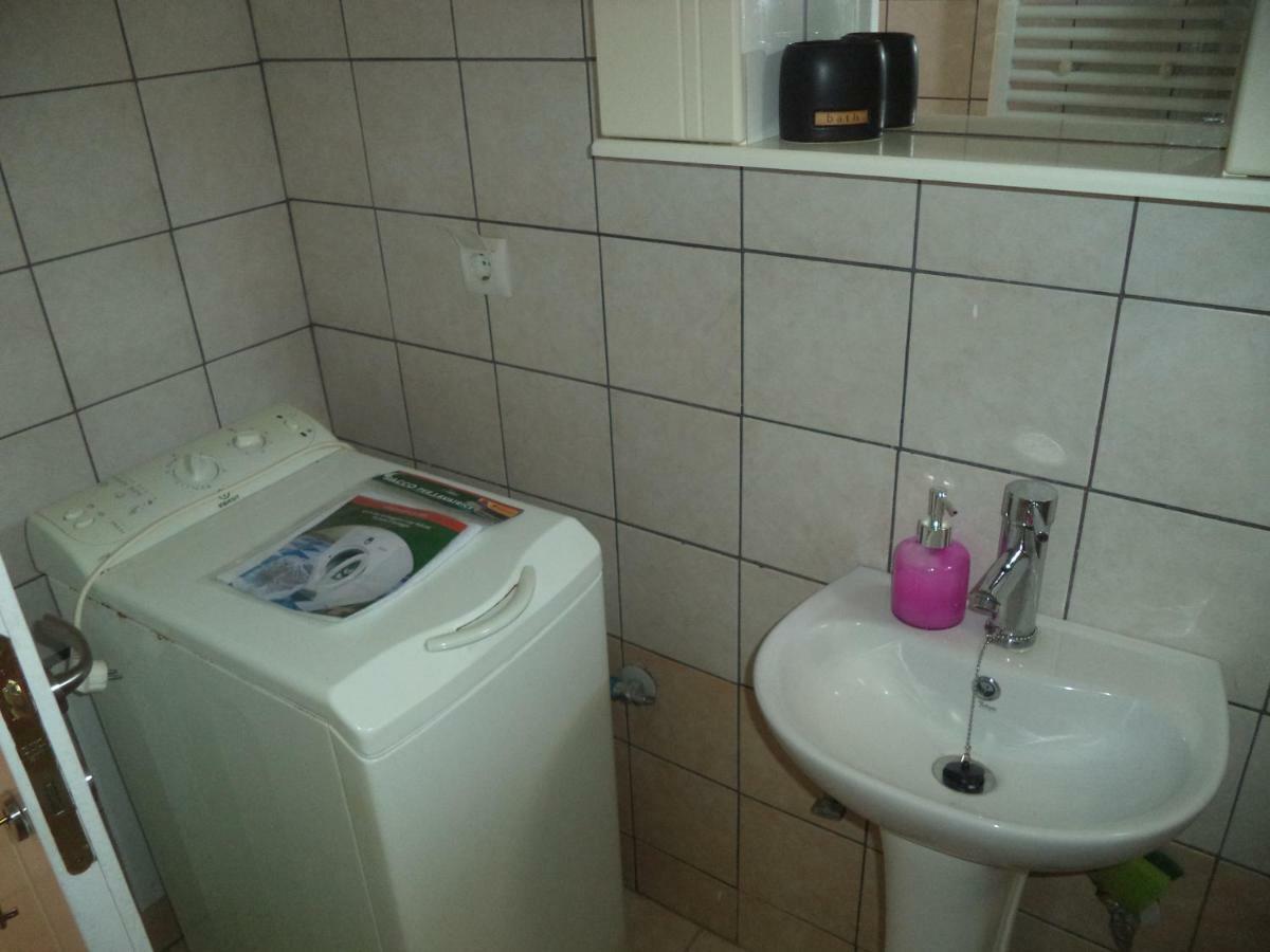 Karoubis Studio Kavallouri Luaran gambar